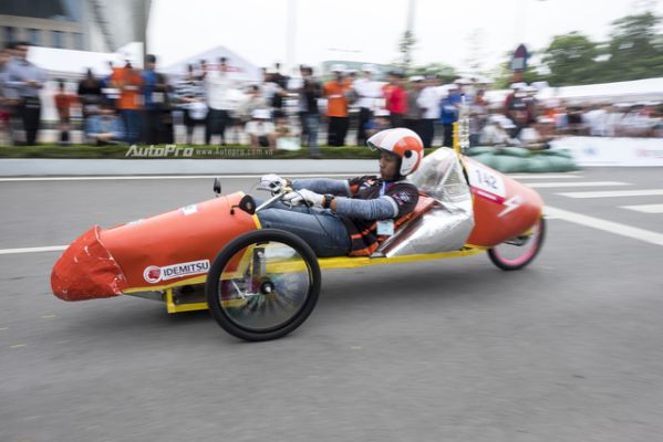 Dù tốc độ tối đa chỉ 25km/h nhưng cuộc thi vẫn khá căng thẳng bởi các tay lái không so kè về tốc độ mà so kè về khả năng tiêu thụ nhiên liệu