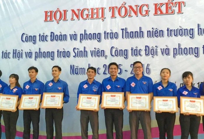 Cá nhân đạt thành tích xuất sắc Công tác Đoàn và phong trào sinh viên năm học 2015 - 2016