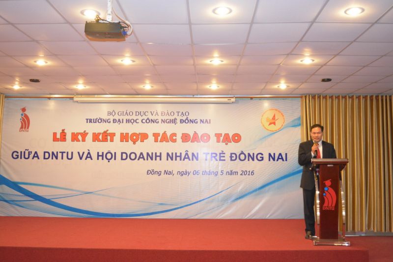 Ông Đặng Văn Điềm – Giám đốc Công ty TNHH Thông Quan -  Chủ Tịch Hội Doanh nhân Trẻ Tỉnh Đồng Nai phát biểu tại lễ ký kết