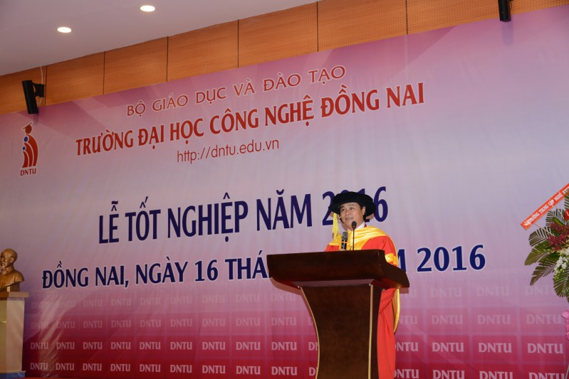 TS. Phan Ngọc Sơn phát biểu