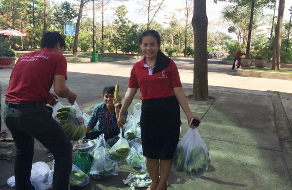 Thầy, Cô đang chọn chuối